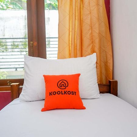 Albergue Koolkost Syariah Near Malioboro Area Yogyakarta Exterior foto