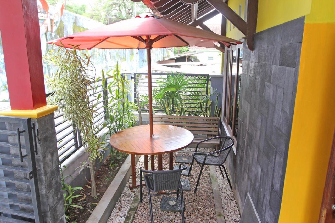 Albergue Koolkost Syariah Near Malioboro Area Yogyakarta Exterior foto