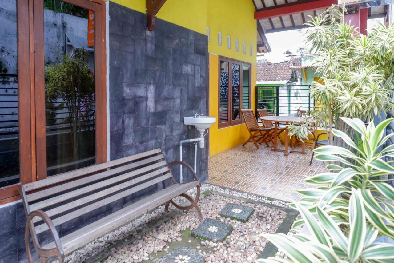 Albergue Koolkost Syariah Near Malioboro Area Yogyakarta Exterior foto