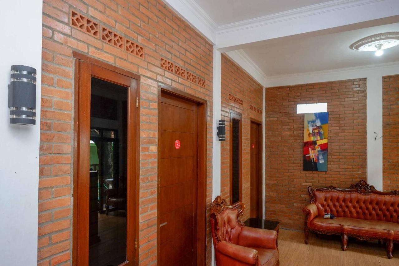 Albergue Koolkost Syariah Near Malioboro Area Yogyakarta Exterior foto